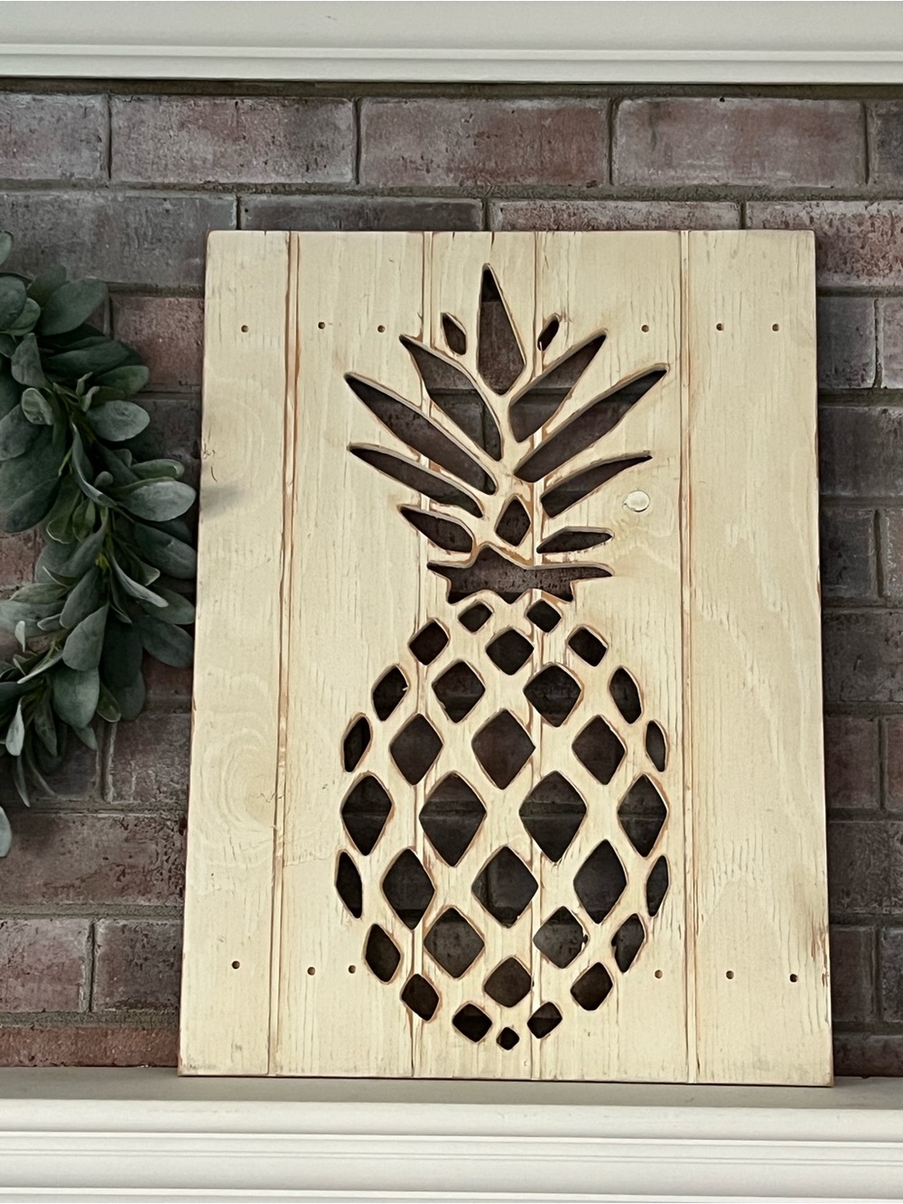 Wooden Pineapple Wall Hanging